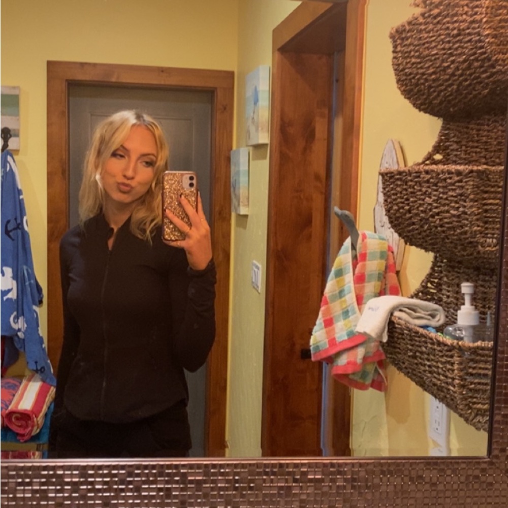 Meet your Posher, Leeann